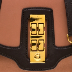 مملوكة مسبقًا Louis Vuitton Vieux Rose Leather Trapezio Art Deco Shoulder Bag