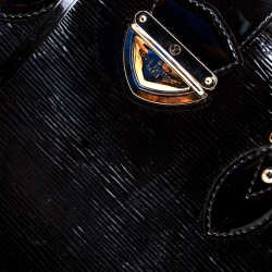 مملوكة مسبقًا Louis Vuitton Black Electric Epi Leather Pont Neuf GM Bag