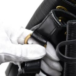 مملوكة مسبقًا Louis Vuitton Noir Epi Leather Noe Bag
