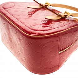 Pre Owned Louis Vuitton Pomme D’amour Vernis Summit Drive Bag