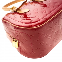 Pre Owned Louis Vuitton Pomme D’amour Vernis Summit Drive Bag