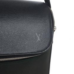 Pre Owned Louis Vuitton Back Taiga Taimyr Messenger Bag