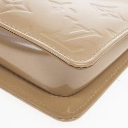 مملوكة مسبقًا Louis Vuitton Beige Monogram Vernis Lexington Pochette Bag