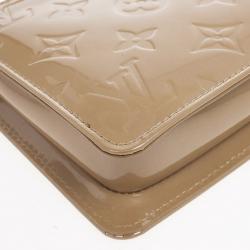 مملوكة مسبقًا Louis Vuitton Beige Monogram Vernis Lexington Pochette Bag