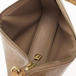 مملوكة مسبقًا Louis Vuitton Beige Monogram Vernis Lexington Pochette Bag