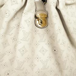 Pre Owned Louis Vuitton Ivory Mahina Leather XL Hobo