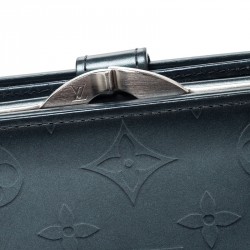 مملوكة مسبقًا Louis Vuitton Blue Monogram Vernis Leather French Purse