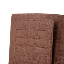 مملوكة مسبقًا Louis Vuitton Monogram Canvas Passport Holder