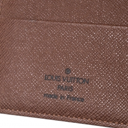 مملوكة مسبقًا Louis Vuitton Monogram Canvas Passport Holder