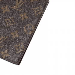 مملوكة مسبقًا Louis Vuitton Monogram Canvas Passport Holder