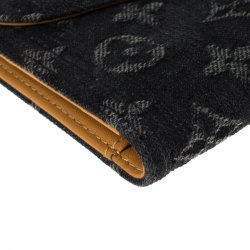 مملوكة مسبقًا محفظة لوي فيتون اميليا دنيم مونوغرامي سوداء