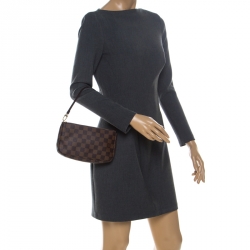 مملوكة مسبقًا Louis Vuitton Damier Ebene Canvas Pochette Accessoires
