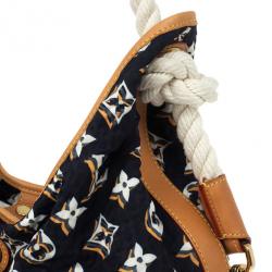 مملوكة مسبقًا Louis Vuitton Limited Edition Navy Blue Nylon Bulles MM Bag 