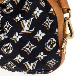 مملوكة مسبقًا Louis Vuitton Limited Edition Navy Blue Nylon Bulles MM Bag 