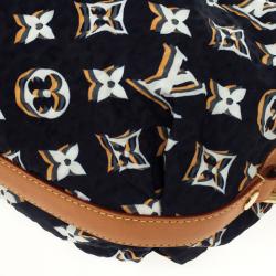 مملوكة مسبقًا Louis Vuitton Limited Edition Navy Blue Nylon Bulles MM Bag 