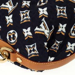 مملوكة مسبقًا Louis Vuitton Limited Edition Navy Blue Nylon Bulles MM Bag 