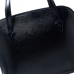 مملوكة مسبقًا حقيبة لوي فيتون لوساك جلد أيبي سوداء