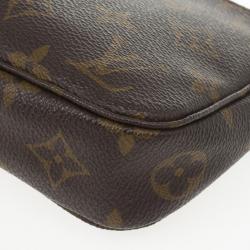مملوكة مسبقًا  Louis Vuitton Monogram Canvas Pochette Accessoires  