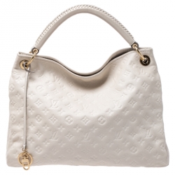 Leather handbag Louis Vuitton Beige in Leather - 31992436