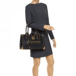 Pre Owned Louis Vuitton Black Suhali Leather Le Fabuleux Bag