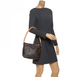 مملوكة مسبقًا حقيبة لوي فيتون حلقات كانفاس مونوغرامية MM 