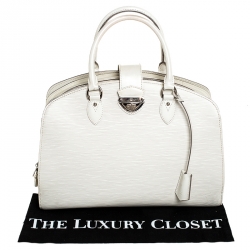 Pre Owned Louis Vuitton Ivory Epi Leather Pont Neuf GM Bag