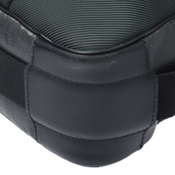 مملوكة مسبقًا Louis Vuitton Black/Green Taiga Dersou Messenger Bag