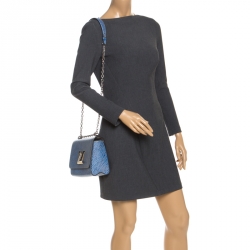 مملوكة مسبقًا Louis Vuitton Denim Epi Leather Twist MM Bag