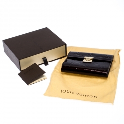 مملوكة مسبقًا Louis Vuitton Amarante Monogram Vernis Koala Wallet