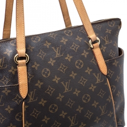 مملوكة مسبقًا حقيبة لوي فيتون توتالي كانفاس مونوغرامي