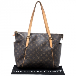 مملوكة مسبقًا حقيبة لوي فيتون توتالي كانفاس مونوغرامي