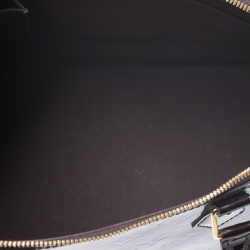 مملوكة مسبقًا حقيبة لوي فيتون ألما فيرنيه أحمر أمارنت مونوغرامي GM