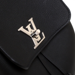 مملوكة مسبقًا حقيبة ظهر لوي فيتون Lock Me جلد سوداء