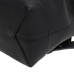 مملوكة مسبقًا حقيبة ظهر لوي فيتون Lock Me جلد سوداء