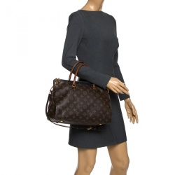مملوكة مسبقًا Louis Vuitton Black Monogram Canvas Pallas Bag