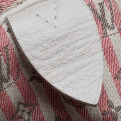 مملوكة مسبقًا حقيبة لوي فيتون ميني لين كرواسون سبيدي مونوغرامي بيضاء/ وردية 30