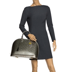 Pre Owned حقيبة يد لوي فيتون ألما ج�لد فرنيه مونوغرامي عنابي GM