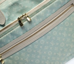 مملوكة مسبقًا حقيبة لوي فيتون ميني لين ساك ايه لينغير للحفاضات أزرق فاتح مونوغرامية