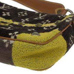 مملوكة مسبقًا Louis Vuitton Brown Monogram Limited Edition Velvet Trompe L'oeil Pochette