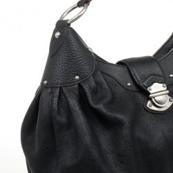 مملوكة مسبقًا Louis Vuitton Black Mahina Leather Solar GM Bag
