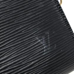 مملوكة مسبقًا Louis Vuitton Black Epi Leather Pochette Accessoires