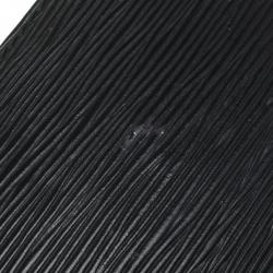 مملوكة مسبقًا Louis Vuitton Black Epi Leather Pochette Accessoires