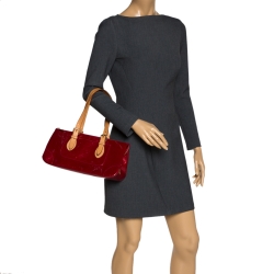 مملوكة مسبقًا Louis Vuitton Pomme D’amour Monogram Vernis Rosewood Avenue Bag