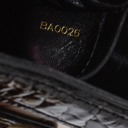 مملوكة مسبقًا Louis Vuitton Black Alligator and Monogram Charms Linda Scarf Bag