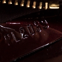 مملوكة مسبقًا حقيبة كلتش لوي فيتون سوب جلد لامع عنابية