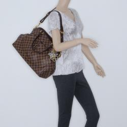مملوكة مسبقًا Louis Vuitton Damier Ebene Trevi GM Handbag With Charm