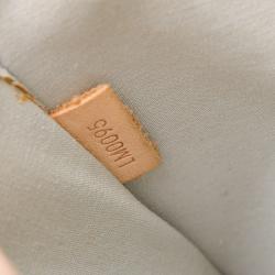 Pre Owned Louis Vuitton Monogram Vernis Maple Drive Clutch 