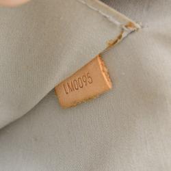 Pre Owned Louis Vuitton Monogram Vernis Maple Drive Clutch 