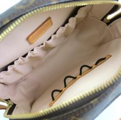 مملوكة مسبقًا Louis Vuitton Monogram Spontini Crossbody