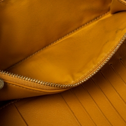 مملوكة مسبقًا محفظة لوي فيتون اميليا دنيم مونوغرامي سوداء